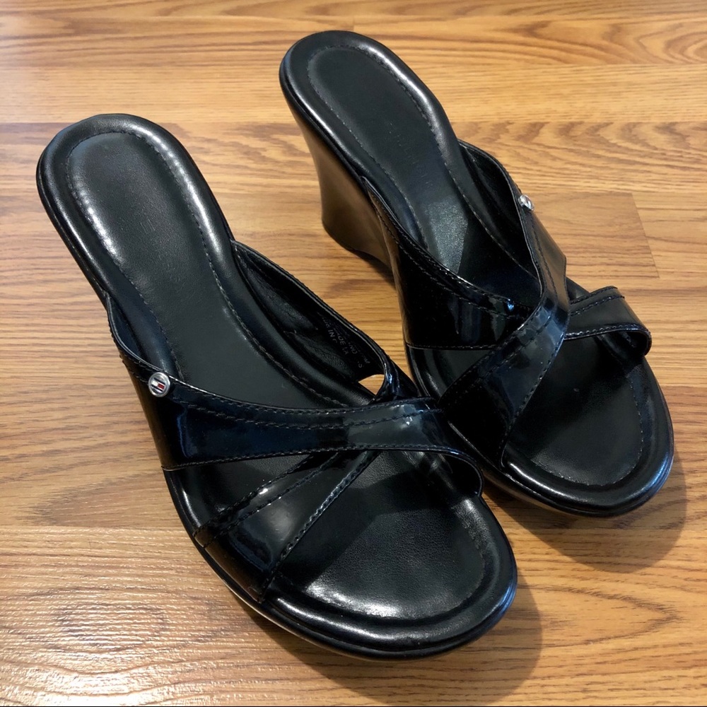 Tommy Hilfiger Patent Leather Kerry Slides